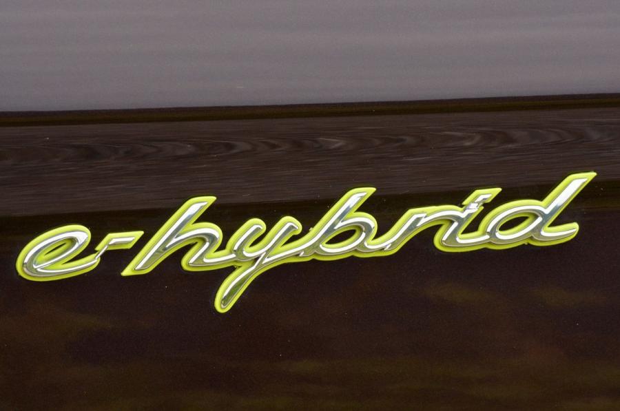  Porsche Panamera S E-Hybrid 2014 года  (фото 33 из 50)